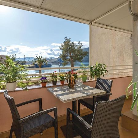 Awesome Apartment In Ploce With Kitchen 外观 照片