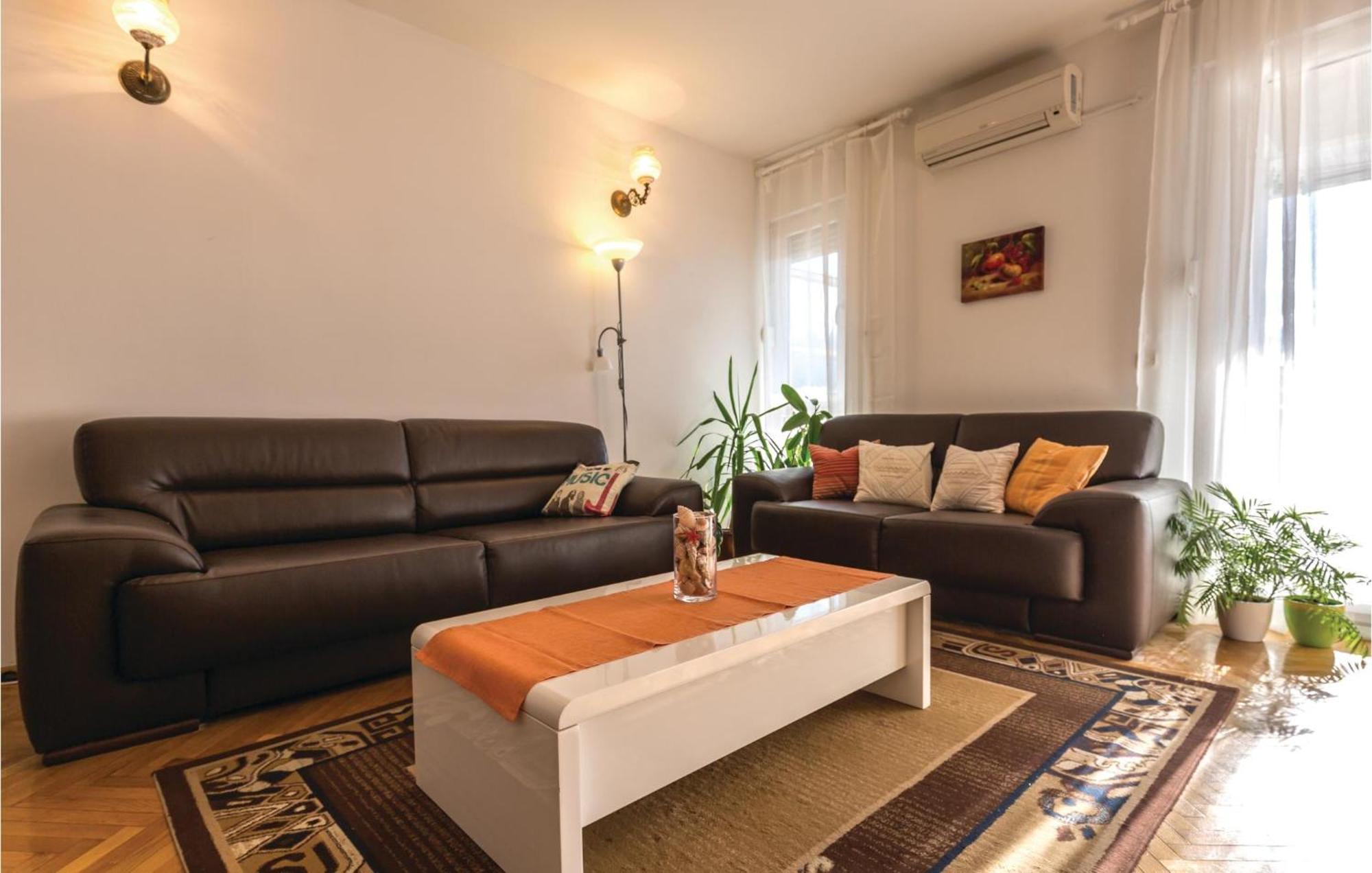Awesome Apartment In Ploce With Kitchen 外观 照片