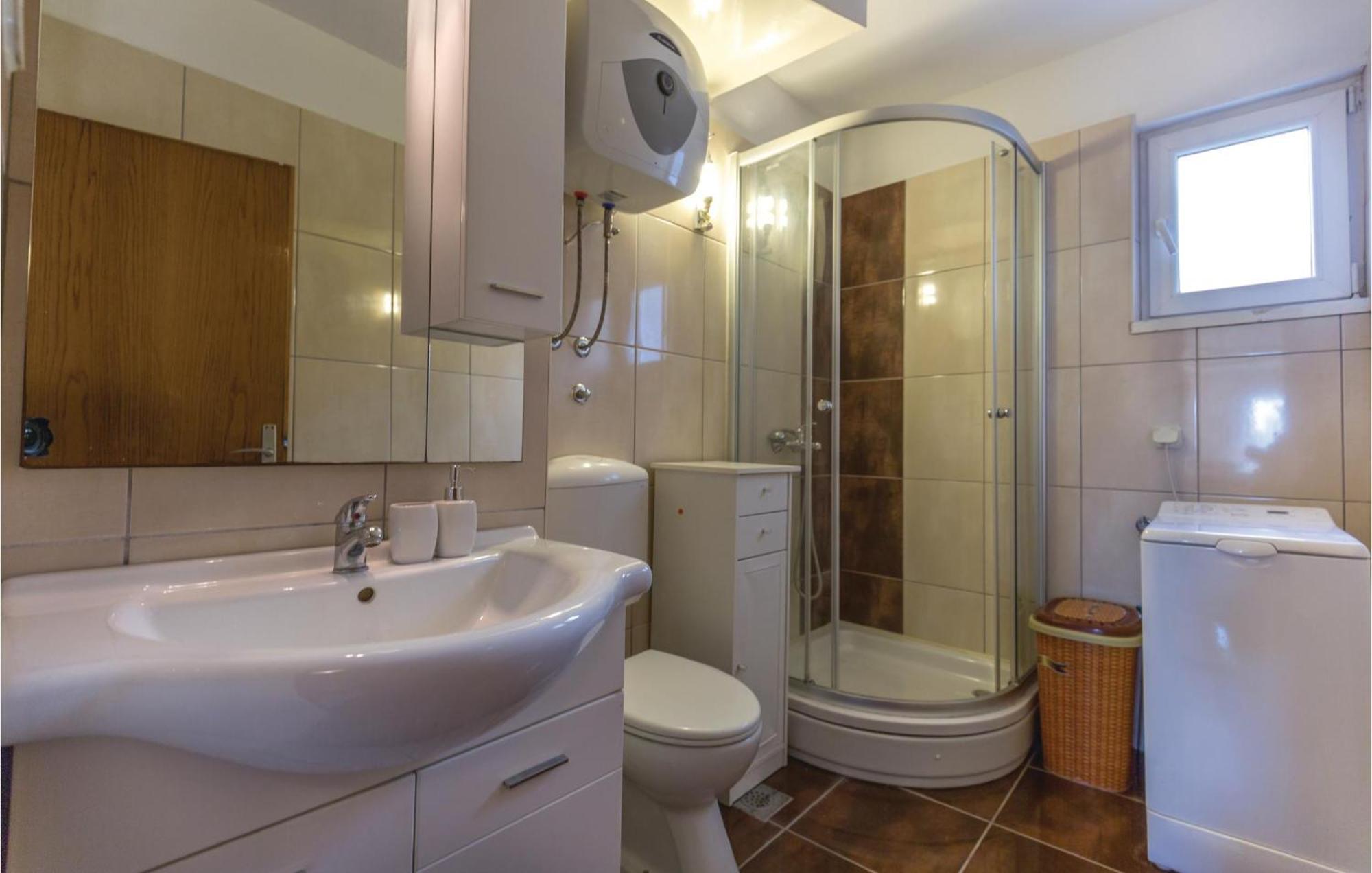Awesome Apartment In Ploce With Kitchen 外观 照片